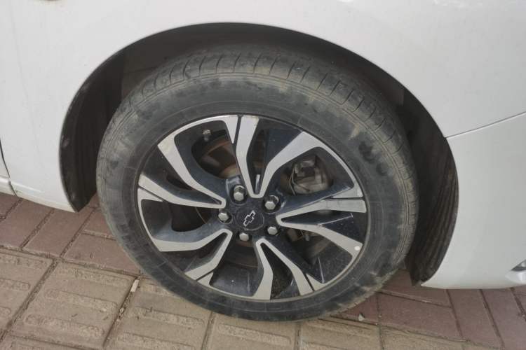 Used Chevrolet Monza 2019 RS 330T Automatic Comfort Edition China VI Standard Right Front Wheel Hub
