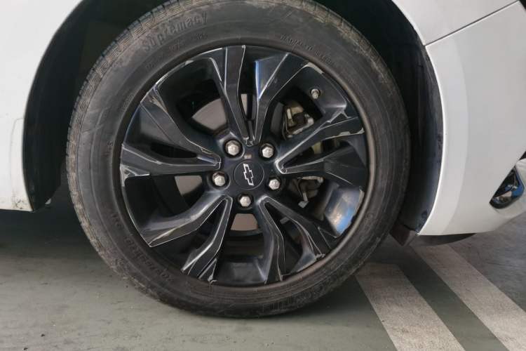 Used Chevrolet Monza 2019 RS 330T Automatic Comfort Edition China VI Standard Right Front Wheel Hub