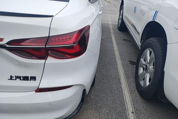Used Chevrolet Monza 2019 RS 330T Automatic Comfort Edition China VI Standard Right Rear Taillight