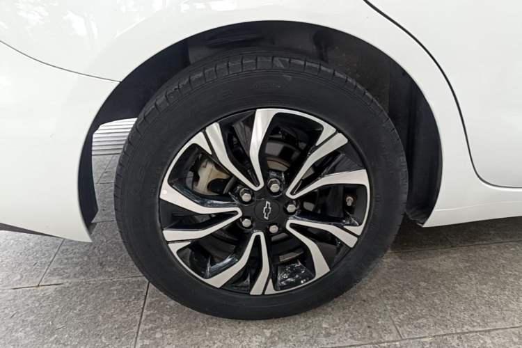 Used Chevrolet Monza 2019 RS 330T Automatic Comfort Edition China VI Standard Right Rear Wheel Hub