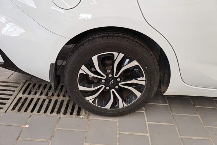 Used Chevrolet Monza 2019 RS 330T Automatic Comfort Edition China VI Standard Right Rear Wheel Hub