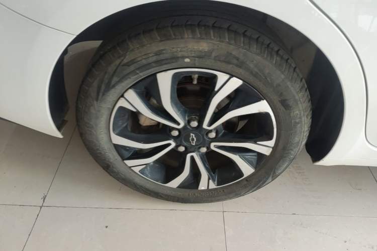 Used Chevrolet Monza 2019 RS 330T Automatic Sporty Edition China VI Standard Right Rear Wheel Hub