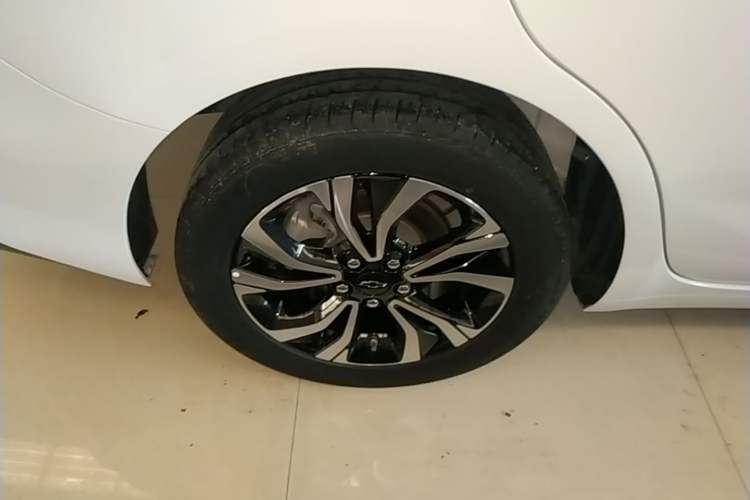 Used Chevrolet Monza 2019 RS 330T Automatic Comfort Edition China VI Standard Right Rear Wheel Hub
