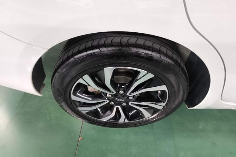 Used Chevrolet Monza 2019 RS 330T Automatic Comfort Edition China VI Standard Right Rear Wheel Hub