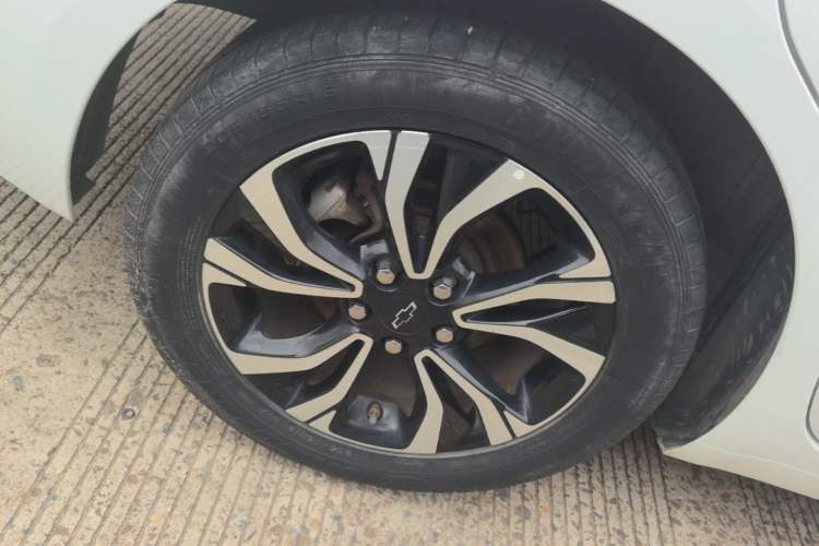 Used Chevrolet Monza 2019 RS 330T Automatic Comfort Edition China VI Standard Right Rear Wheel Hub
