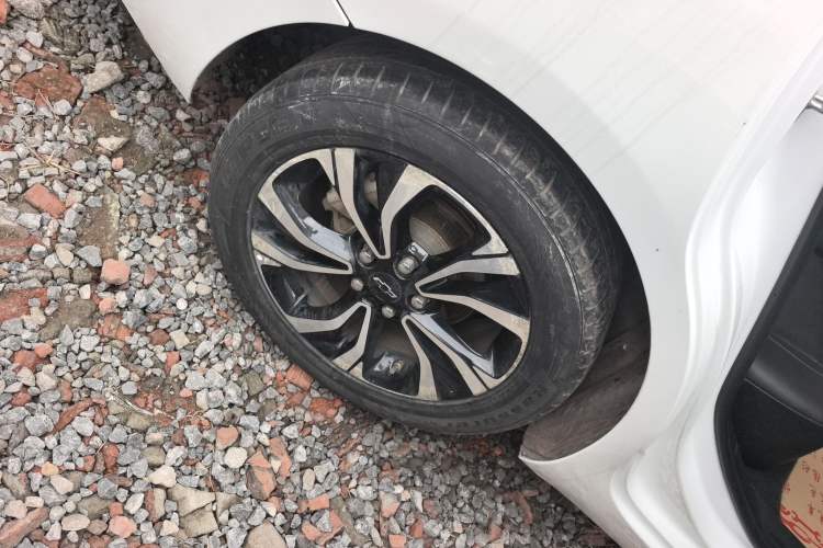 Used Chevrolet Monza 2019 RS 330T Automatic Comfort Edition China VI Standard Right Rear Wheel Hub