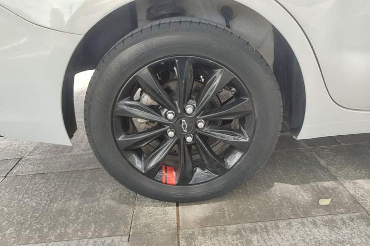 Used Chevrolet Monza 2019 Redline 320T Dual-Clutch Sporty Version China VI Standard Right Rear Wheel Hub