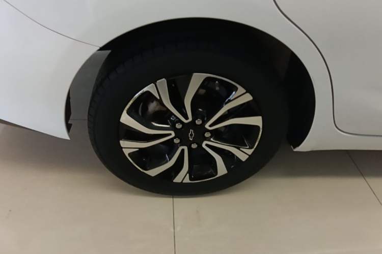 Used Chevrolet Monza 2019 RS 330T Automatic Comfort Edition China VI Standard Right Rear Wheel Hub