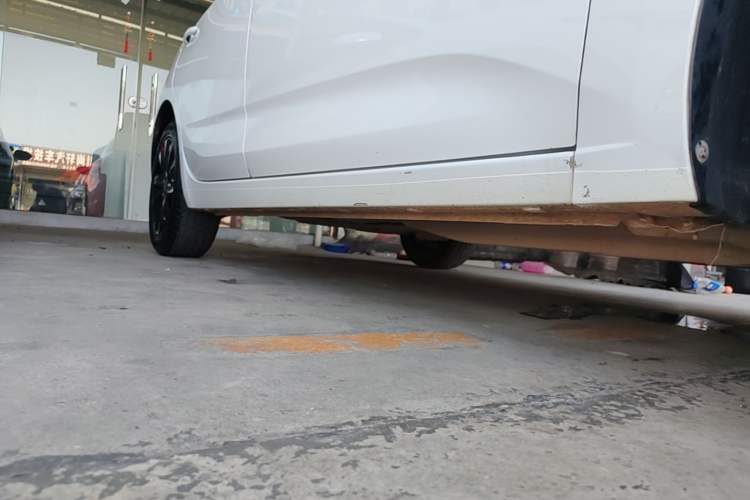 Used Chevrolet Monza 2019 Redline 320T Dual-Clutch Joyful Edition China VI Standard Right Side Sill