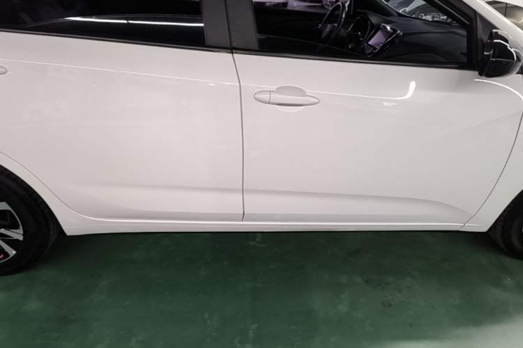 Used Chevrolet Monza 2019 RS 330T Automatic Comfort Edition China VI Standard Right Side Sill
