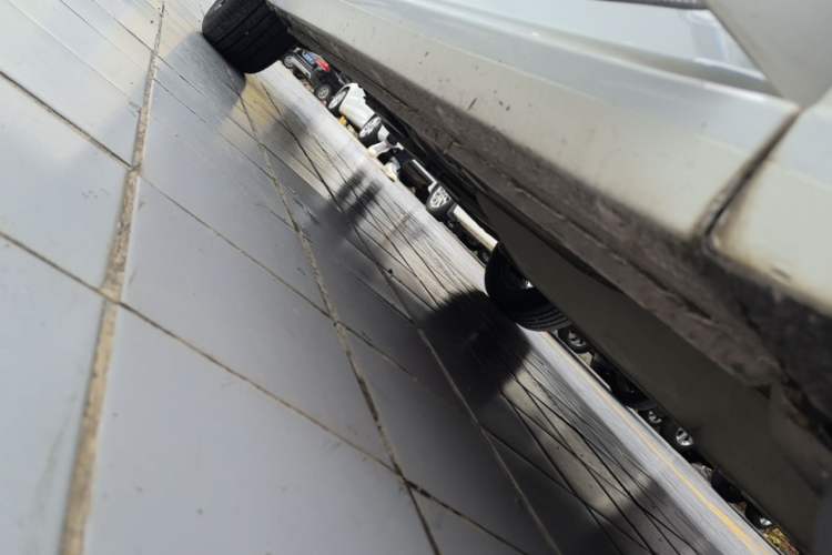 Used Chevrolet Monza 2019 RS 330T Automatic Comfort Edition China VI Standard Right Side Sill