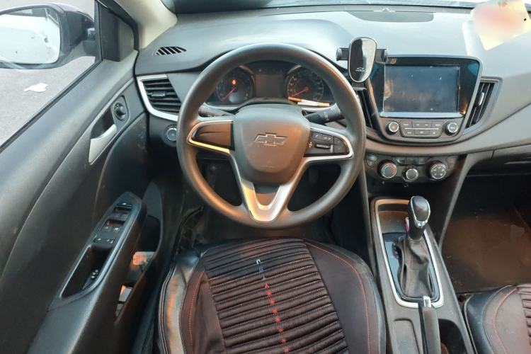 Used Chevrolet Monza 2019 Redline 320T Dual-Clutch Joyful Edition China VI Standard Steering Wheel