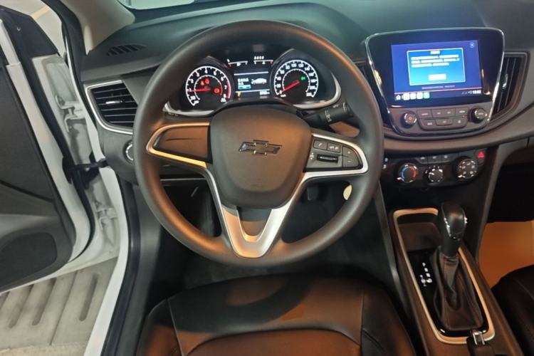 Used Chevrolet Monza 2019 Redline 320T Dual-Clutch Joyful Edition China VI Standard Steering Wheel