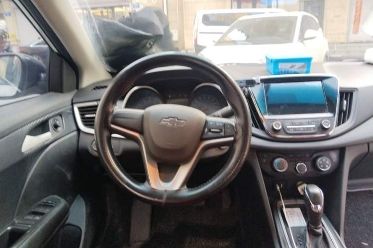 Used Chevrolet Monza 2019 Redline 320T Dual-Clutch Joyful Edition China VI Standard Steering Wheel