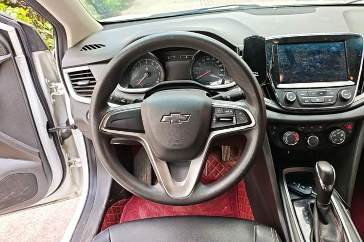 Used Chevrolet Monza 2019 Redline 320T Dual-Clutch Joyful Edition China VI Standard Steering Wheel