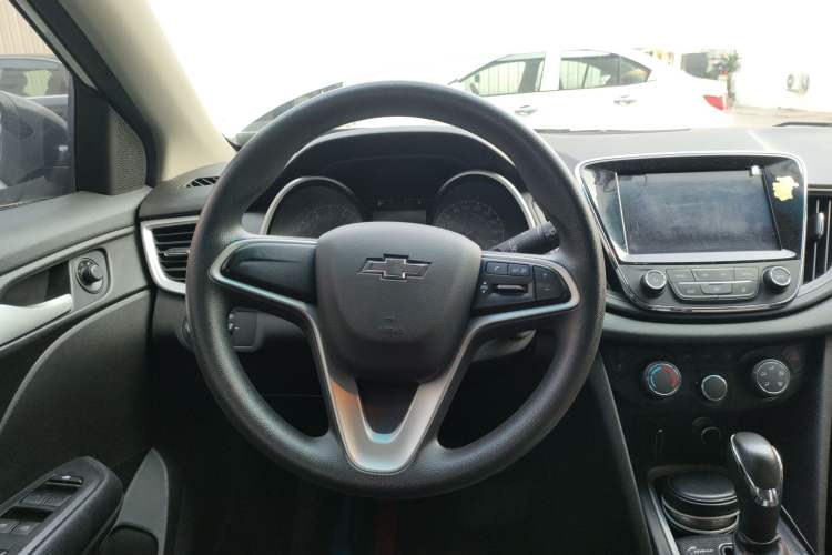 Used Chevrolet Monza 2019 Redline 320T Dual-Clutch Joyful Edition China VI Standard Steering Wheel