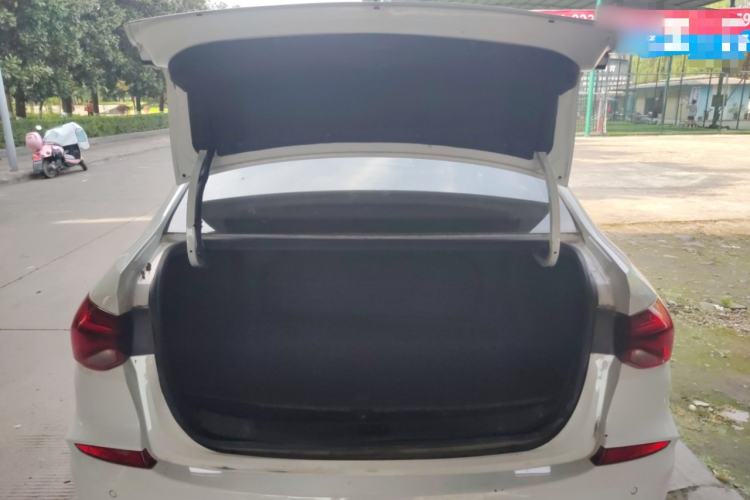 Used Chevrolet Monza 2019 Redline 320T Dual-Clutch Sporty Version China VI Standard Trunk