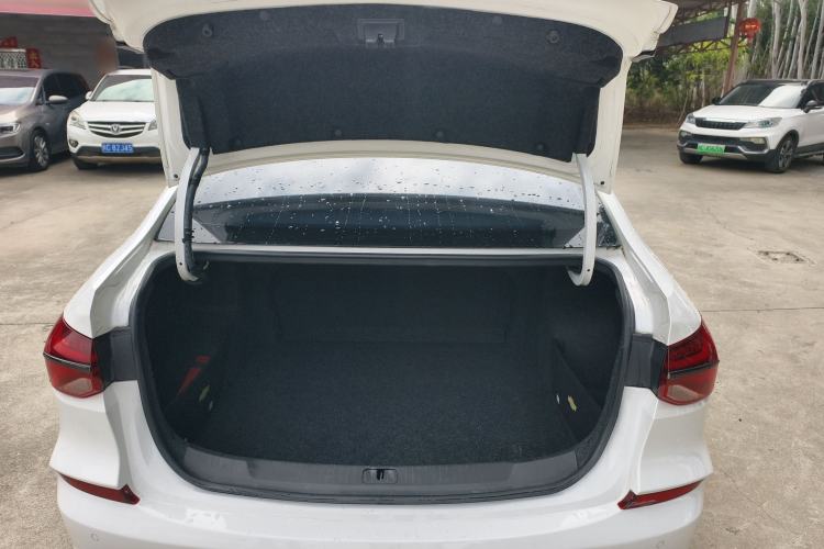 Used Chevrolet Monza 2019 RS 330T Automatic Comfort Edition China VI Standard Trunk