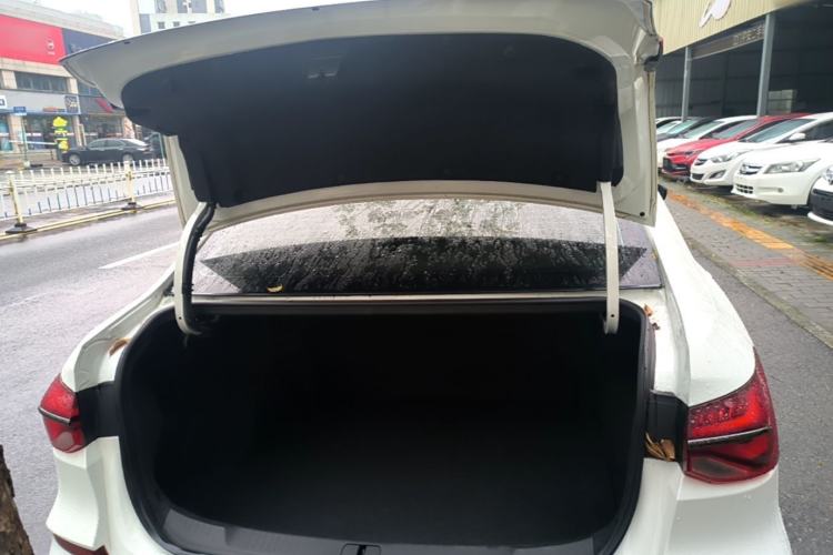 Used Chevrolet Monza 2019 RS 330T Automatic Comfort Edition China VI Standard Trunk