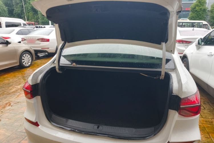 Used Chevrolet Monza 2019 RS 330T Automatic Comfort Edition China VI Standard Trunk