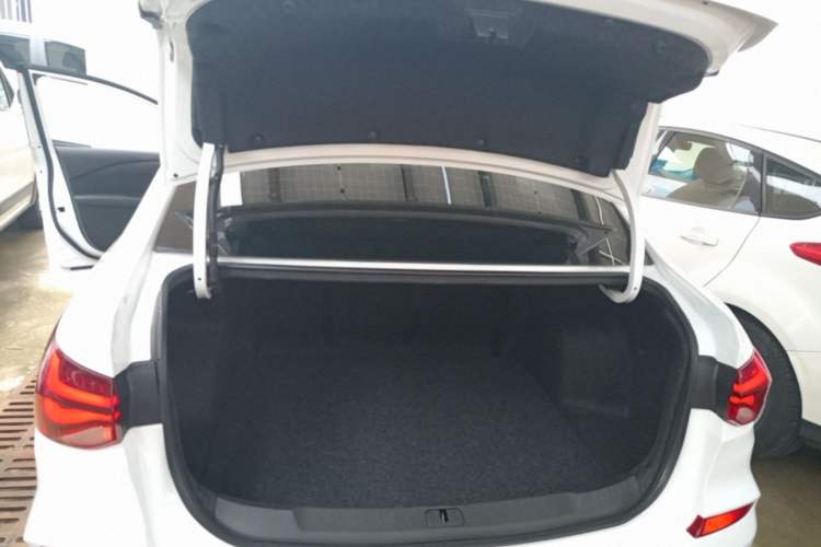 Used Chevrolet Monza 2019 Redline 320T Dual-Clutch Joyful Edition China VI Standard Trunk