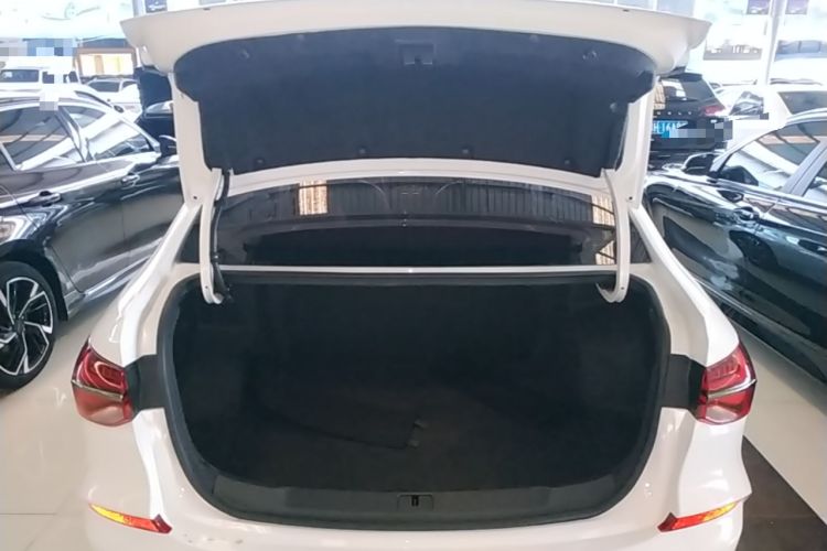 Used Chevrolet Monza 2019 RS 330T Automatic Comfort Edition China VI Standard Trunk