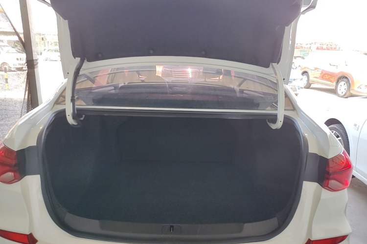 Used Chevrolet Monza 2019 Redline 320T Dual-Clutch Joyful Edition China VI Standard Trunk