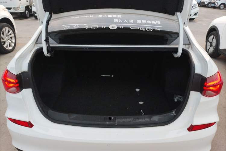Used Chevrolet Monza 2019 Redline 320T Dual-Clutch Sporty Version China VI Standard Trunk