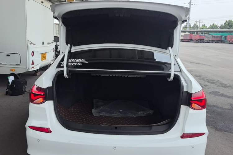 Used Chevrolet Monza 2019 Redline 320T Dual-Clutch Sporty Version China VI Standard Trunk