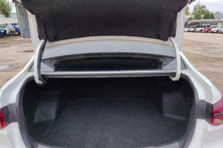 Used Chevrolet Monza 2019 RS 330T Automatic Comfort Edition China VI Standard Trunk