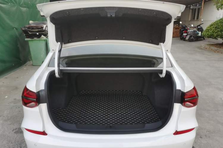 Used Chevrolet Monza 2019 RS 330T Automatic Sporty Edition China VI Standard Trunk