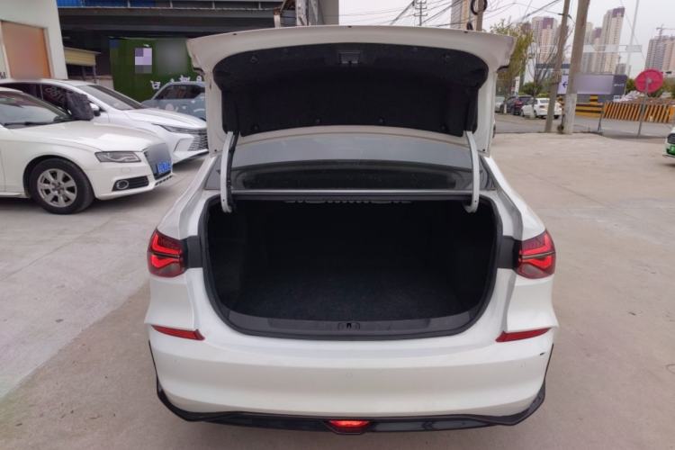 Used Chevrolet Monza 2019 RS 330T Automatic Comfort Edition China VI Standard Trunk