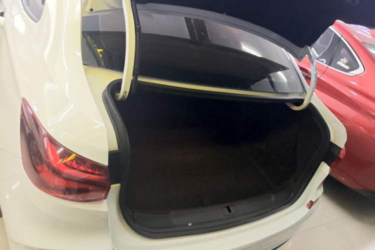 Used Chevrolet Monza 2019 Redline 320T Dual-Clutch Sporty Version China VI Standard Trunk