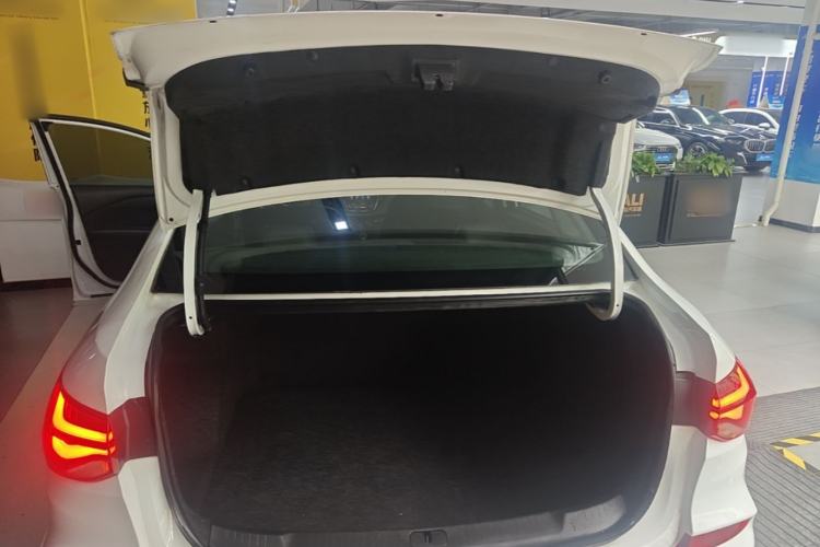 Used Chevrolet Monza 2019 Redline 320T Dual-Clutch Sporty Version China VI Standard Trunk