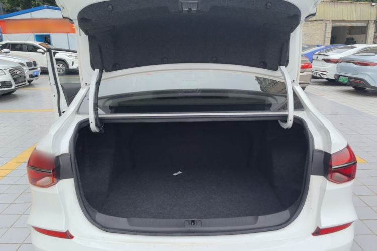 Used Chevrolet Monza 2019 RS 330T Automatic Comfort Edition China VI Standard Trunk