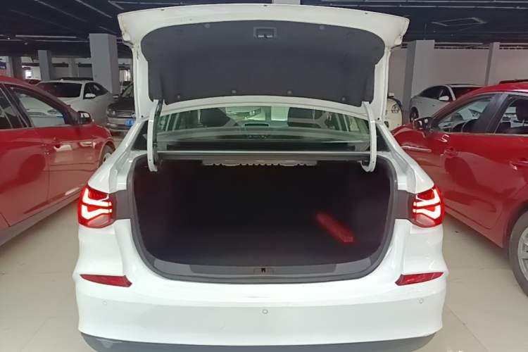 Used Chevrolet Monza 2019 Redline 320T Dual-Clutch Sporty Version China VI Standard Trunk