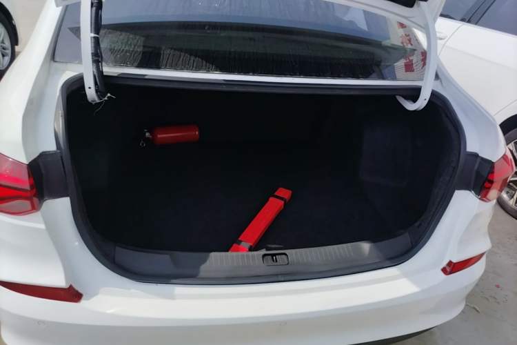 Used Chevrolet Monza 2019 Redline 320T Dual-Clutch Sporty Version China VI Standard Trunk