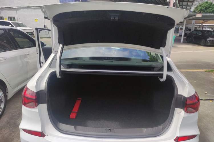Used Chevrolet Monza 2019 Redline 320T Dual-Clutch Sporty Version China VI Standard Trunk
