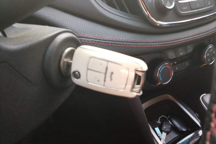Used Chevrolet Monza 2019 RS 330T Automatic Comfort Edition China VI Standard Vehicle Key