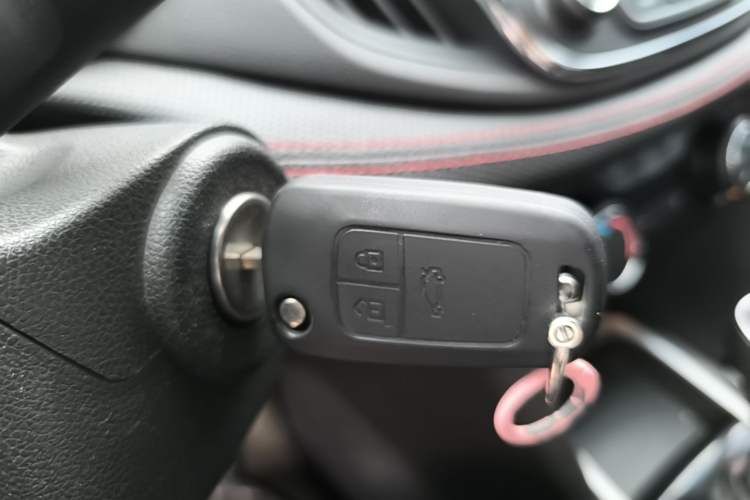 Used Chevrolet Monza 2019 RS 330T Automatic Comfort Edition China VI Standard Vehicle Key