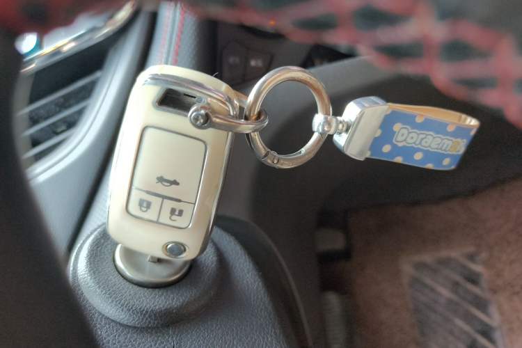 Used Chevrolet Monza 2019 RS 330T Automatic Comfort Edition China VI Standard Vehicle Key