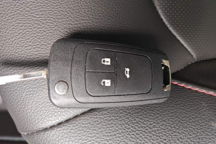 Used Chevrolet Monza 2019 RS 330T Automatic Comfort Edition China VI Standard Vehicle Key
