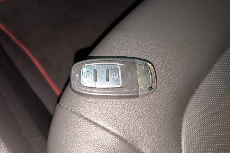 Used Chevrolet Monza 2019 RS 330T Automatic Comfort Edition China VI Standard Vehicle Key