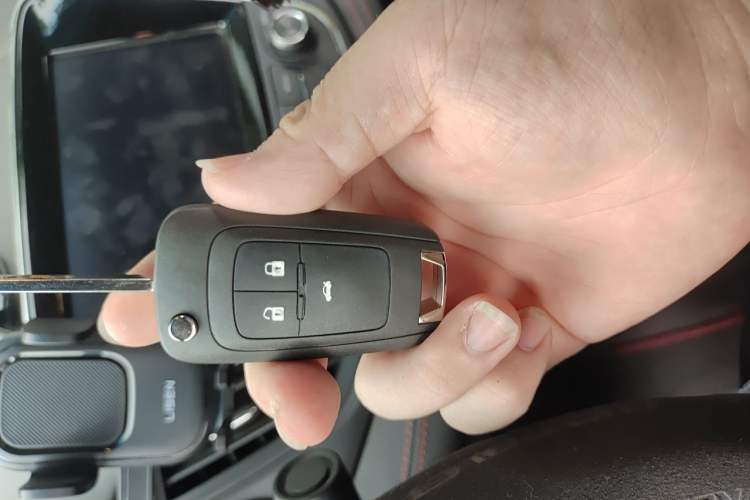 Used Chevrolet Monza 2019 RS 330T Automatic Comfort Edition China VI Standard Vehicle Key