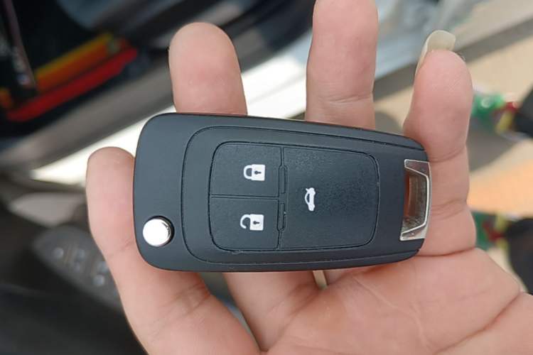 Used Chevrolet Monza 2019 Redline 320T Dual-Clutch Joyful Edition China VI Standard Vehicle Key