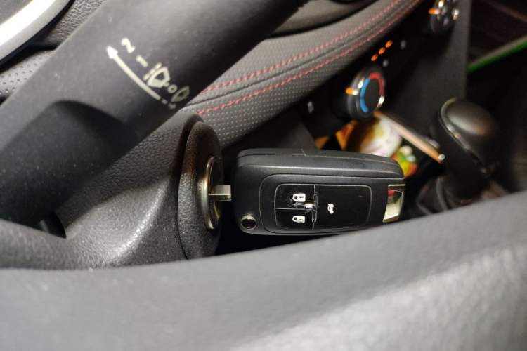 Used Chevrolet Monza 2019 RS 330T Automatic Comfort Edition China VI Standard Vehicle Key