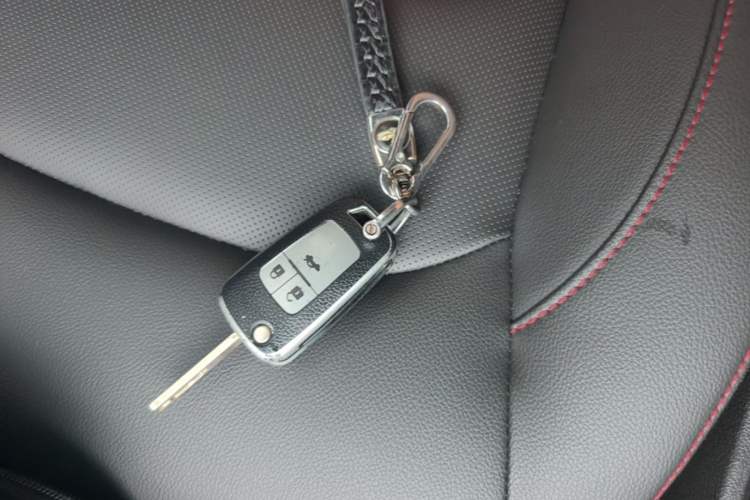 Used Chevrolet Monza 2019 RS 330T Automatic Comfort Edition China VI Standard Vehicle Key
