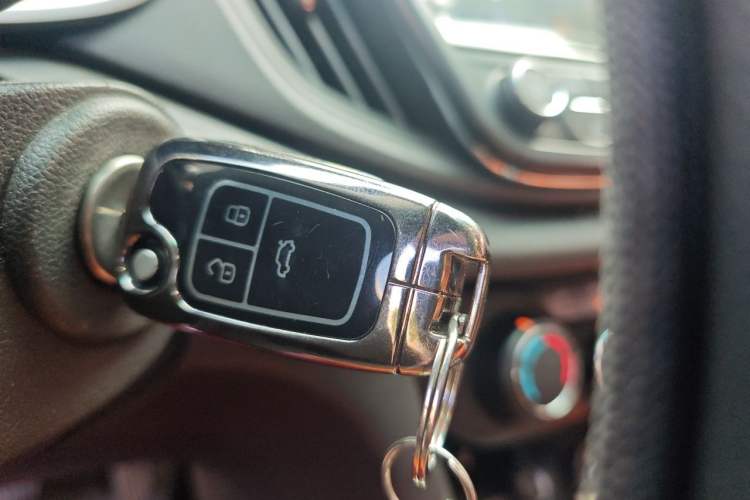 Used Chevrolet Monza 2019 Redline 320T Dual-Clutch Joyful Edition China VI Standard Vehicle Key