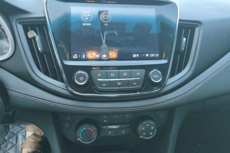 Used Chevrolet Monza 2020 Light Hybrid RS 330T Automatic Comfort Edition Audio And AC Panel