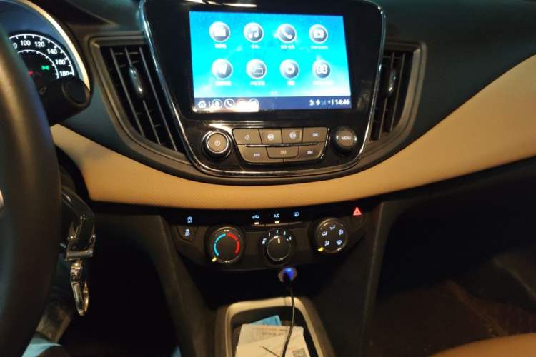 Used Chevrolet Monza 2020 320 Automatic Enjoyment Edition Audio And AC Panel